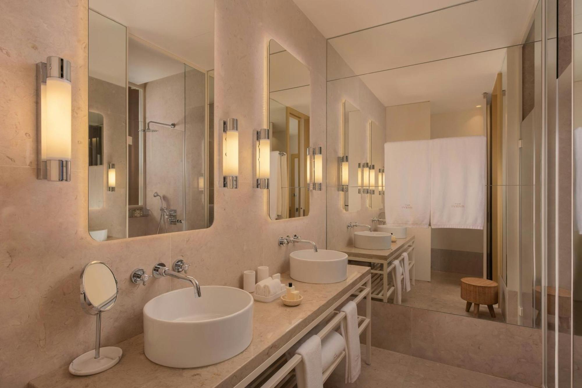 Premium Zimmer mit 1 Kingsize-Bett und Stadtblick